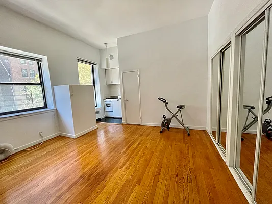 Rented by Compass | media 21