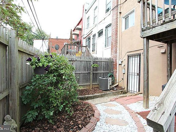 2nd image of 514 Columbia Rd NW