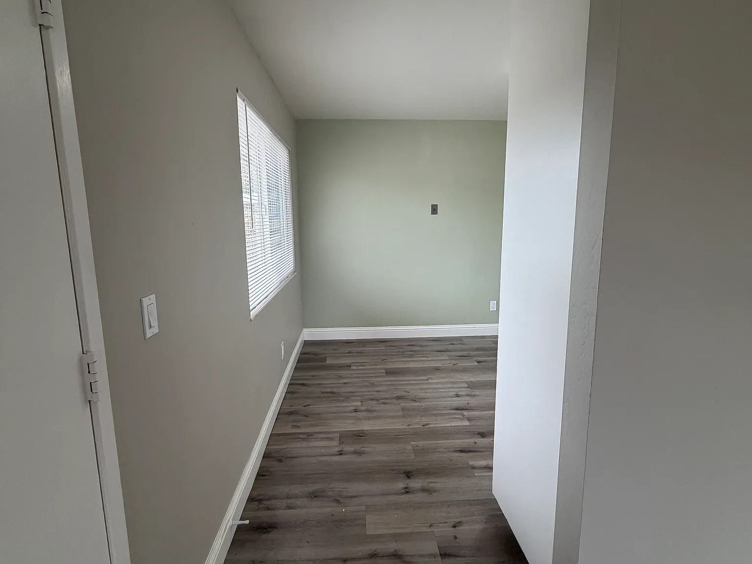 3 bed, 850 sqft, $3,200 — Photo 3