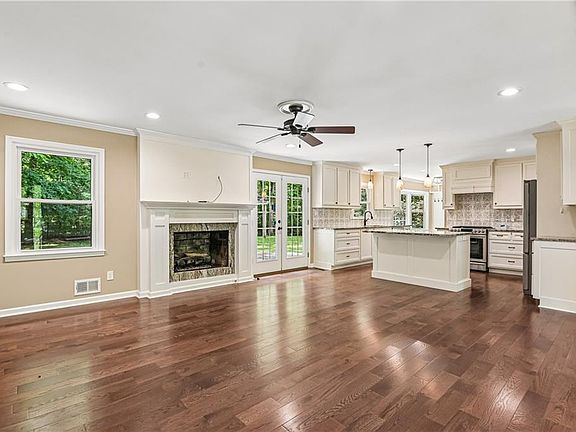 3rd image of 3431 Hickory View Dr NW