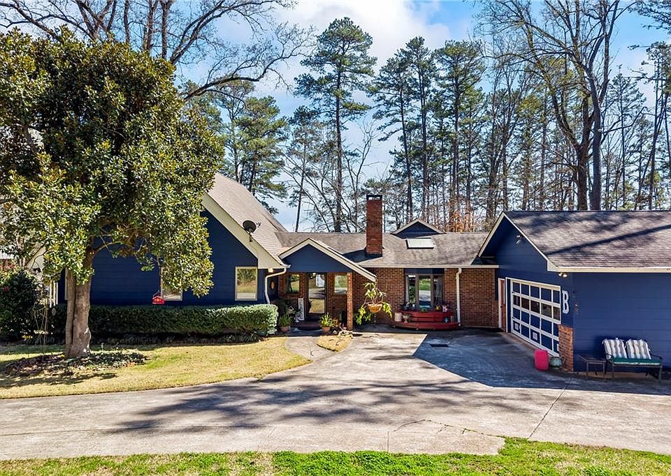 1st image of 572 Imperial Dr
