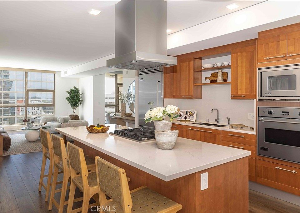 1st image of 9 Macarthur Pl Unit 1404