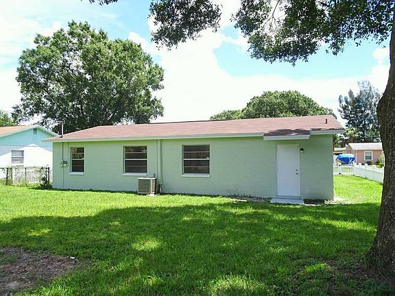 3rd image of 1007 Coconut Dr