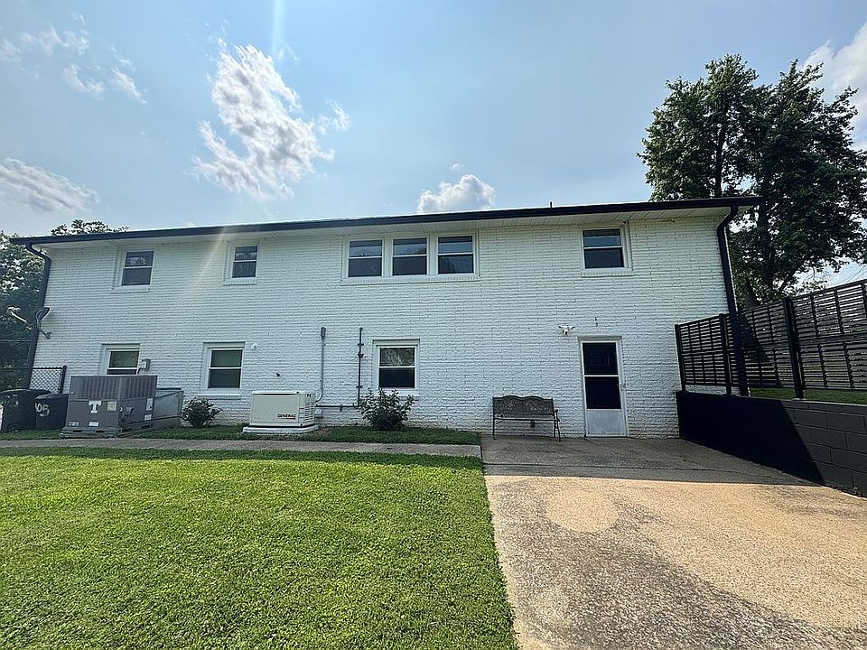 2nd image of 105 Freshrun Dr