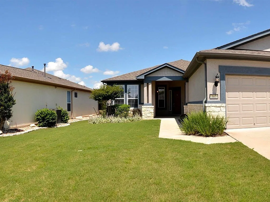 307 Cooper Lake - Unfurnished Sun City Rental Home Available 10/26/2026! — Photo 3