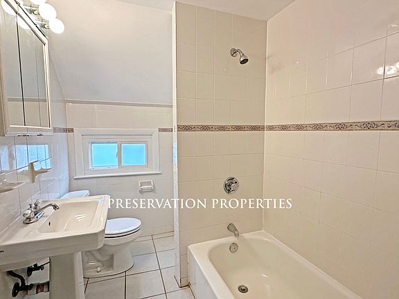 4th image of 77 Hartford St #2R