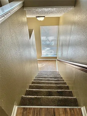 152 Avant Garde Cir #152 — Photo 3