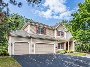 6318 Farmwood Dr, Long Grove, IL 60047