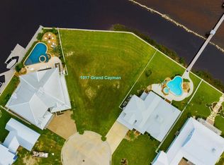 1017 Grand Cayman Ct, Rockport, TX 78382