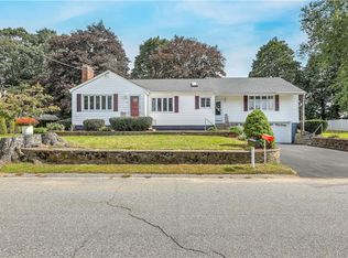 189 Iroquois Rd, Cumberland, RI 02864