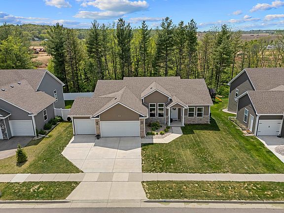 2nd image of 305 Tori Dr
