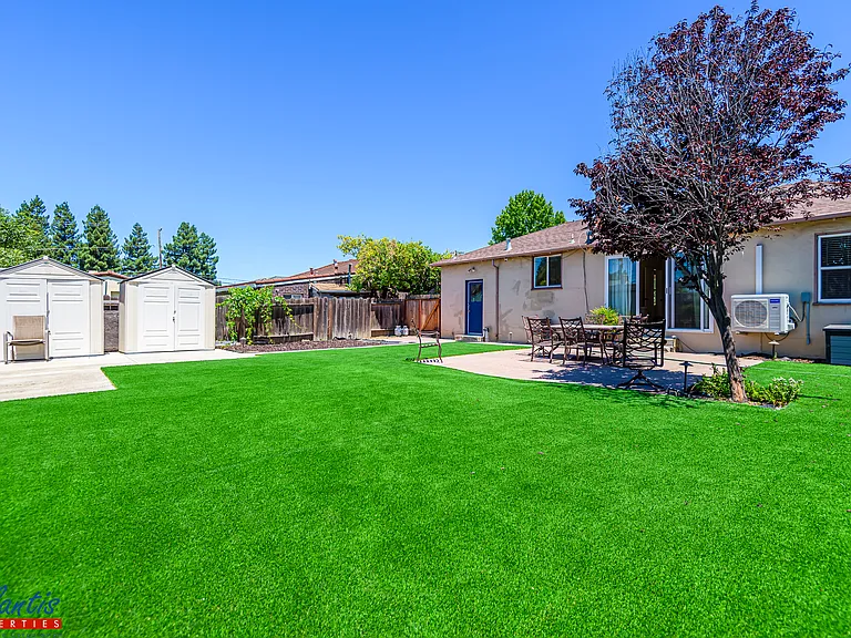 365 Macarthur Ave — Photo 14