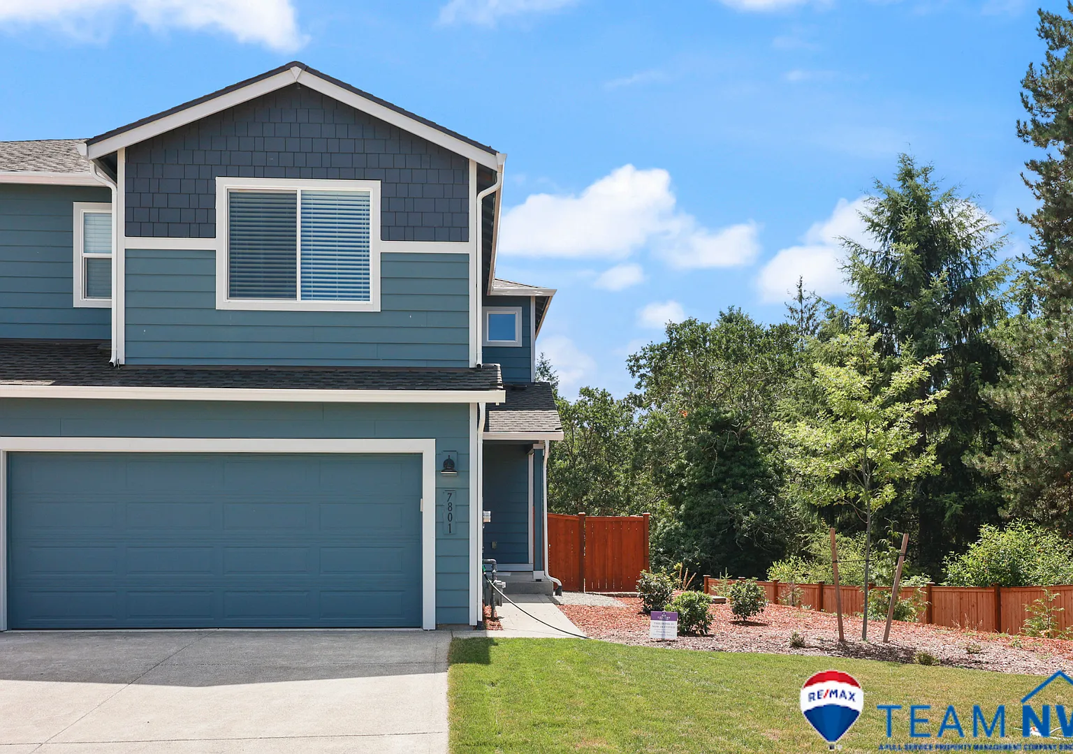 A/C home just like new! 2 story, end unit with Long Lake access! - NO PETS — Photo 1