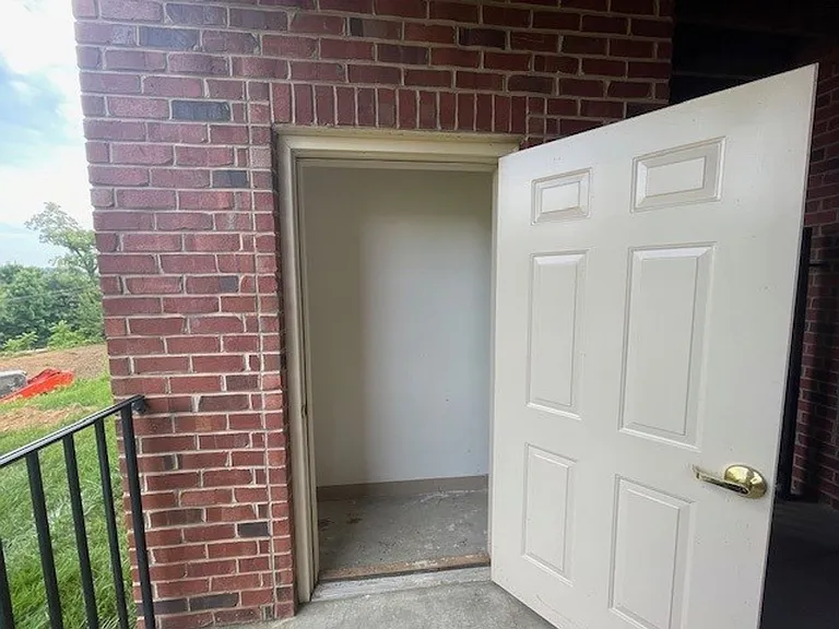 4801 Lyons View Pike #B101 — Photo 4