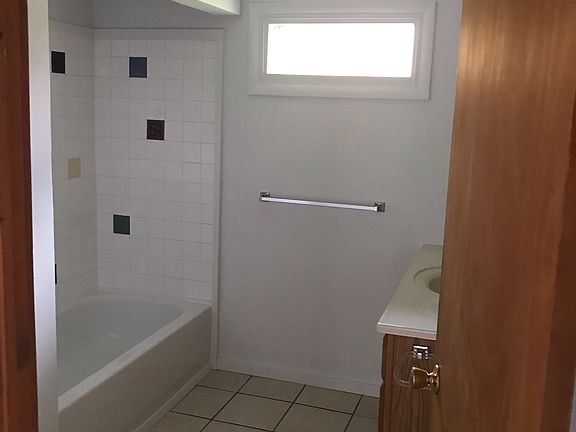 3rd image of 223 W Washington St
