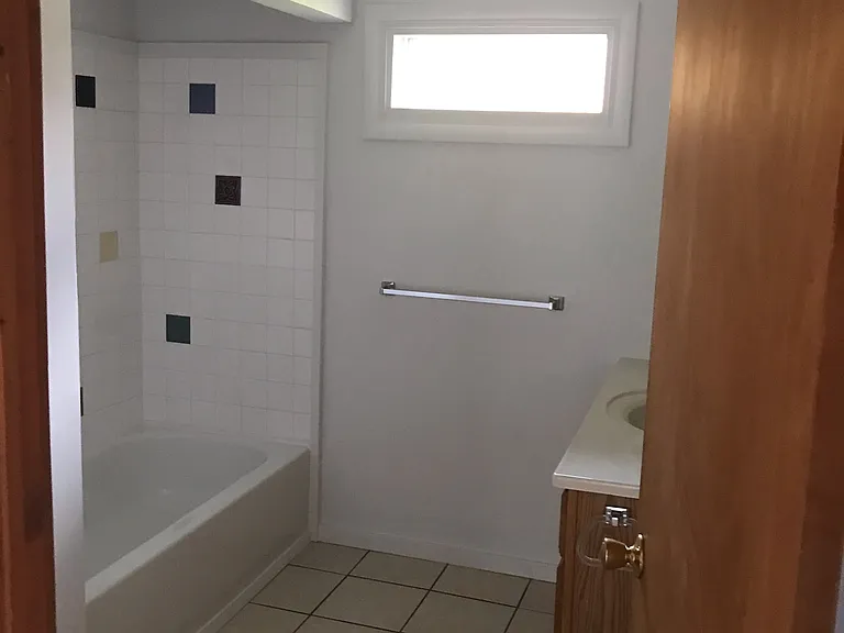 223 W Washington St — Photo 3