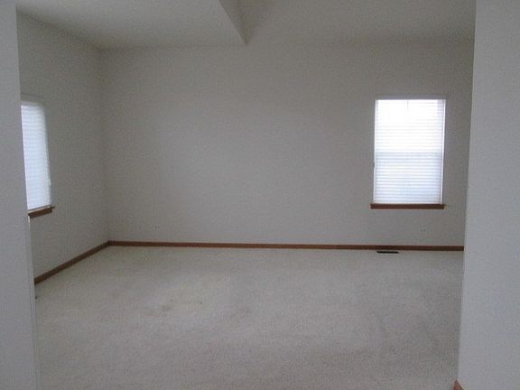 4th image of 435 N Crooked Lake Ln