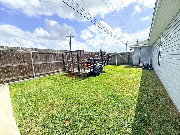3rd image of 2700 Bayou Carencro Dr