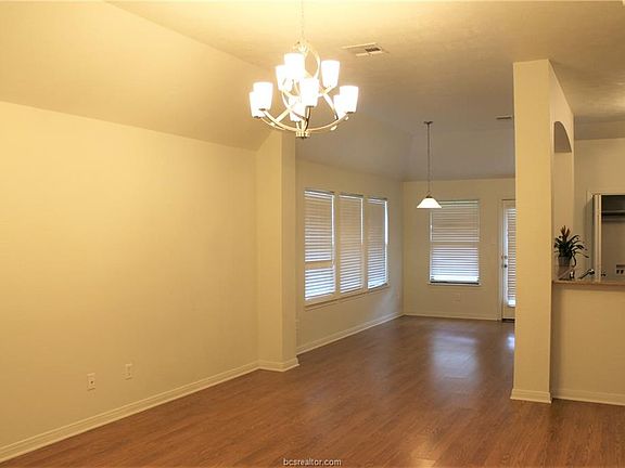 4th image of 2604 Alexander Valley Ct