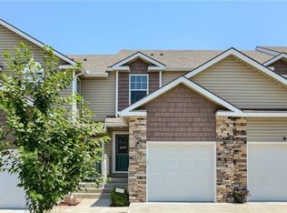 225 Pointe Ln, Raymore, MO 64083