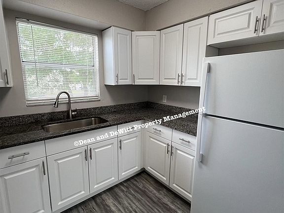 4th image of 5290 70th Ave N #B201