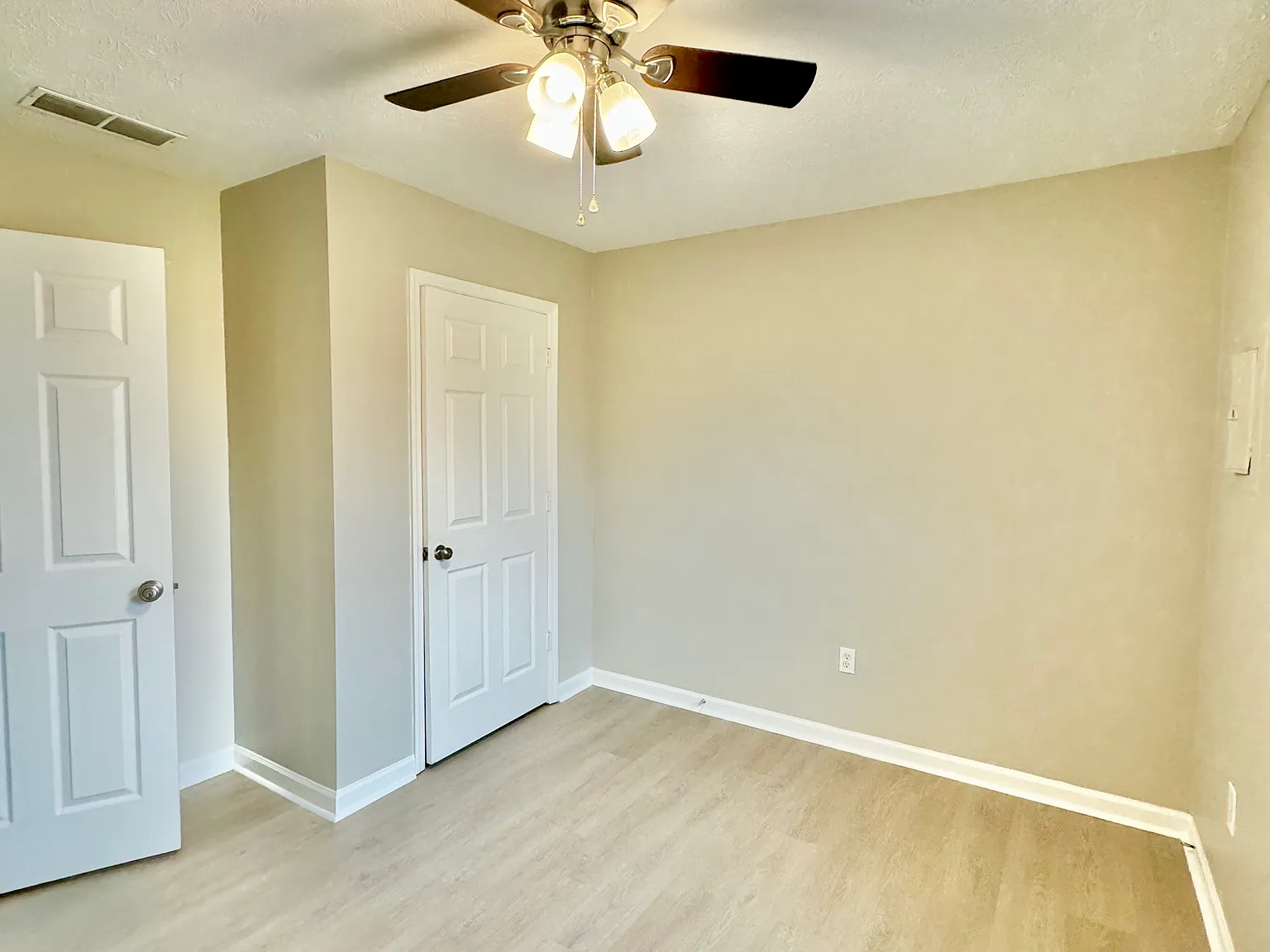 2 bed, 808 sqft, $1,095 — Photo 2