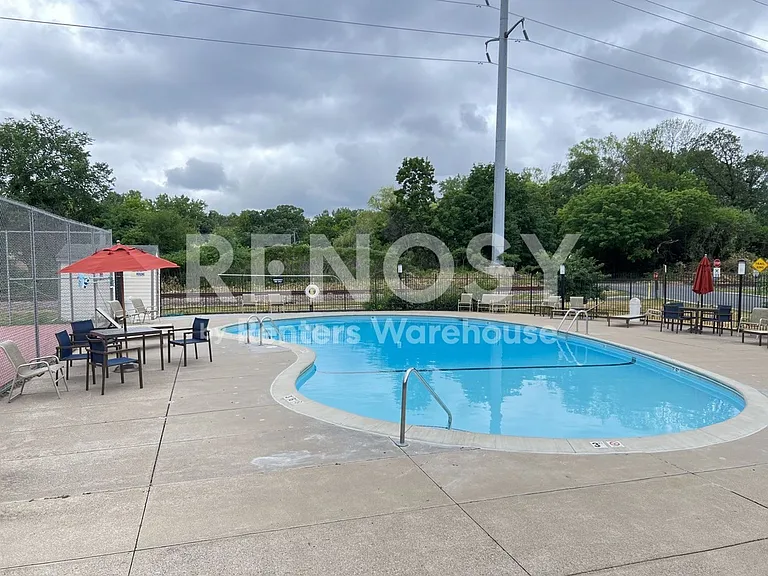 1304 W Medicine Lake Dr #118 — Photo 9