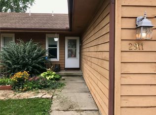 2911 Heritage Dr, Champaign, IL 61822