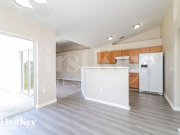 5th image of 3990 Warbler Dr