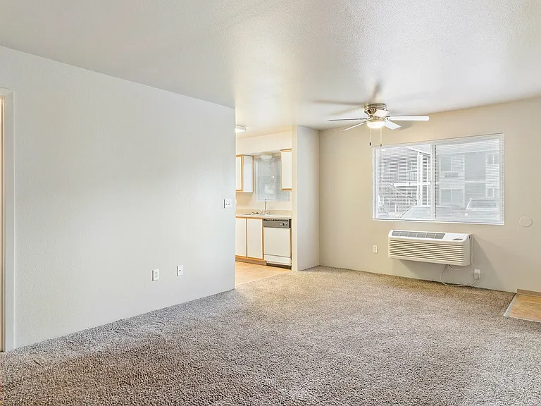 Brentwood Village — Photo 17