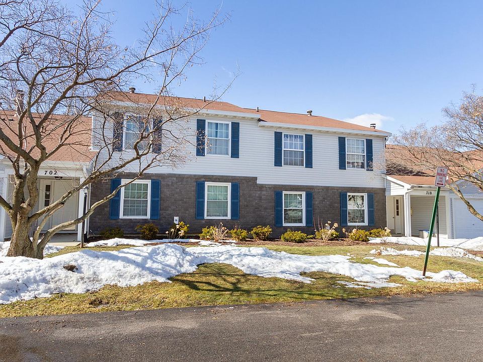 1st image of 702 Crescent Ct APT A2