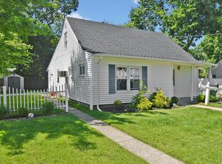 634 Robin Ct, West Hempstead, NY 11552