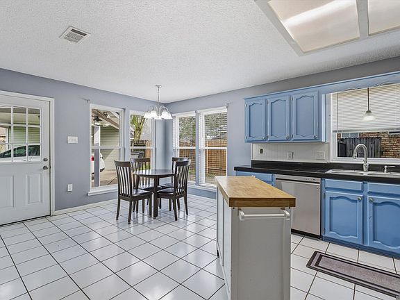 5th image of 4445 Country Hill Dr