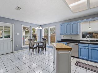 4445 Country Hill Dr, Baton Rouge, LA 70816