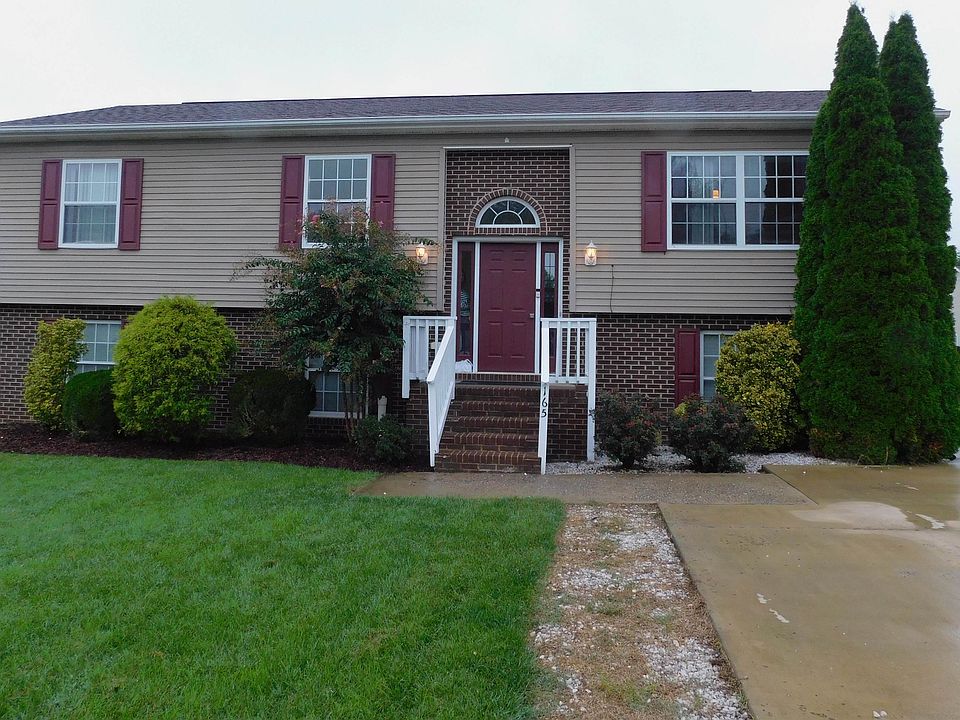 1st image of 165 Clara Ct