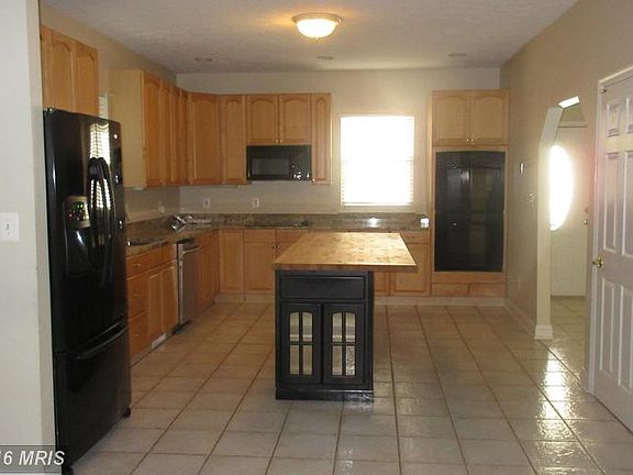 5th image of 11175 Peppertree Pl
