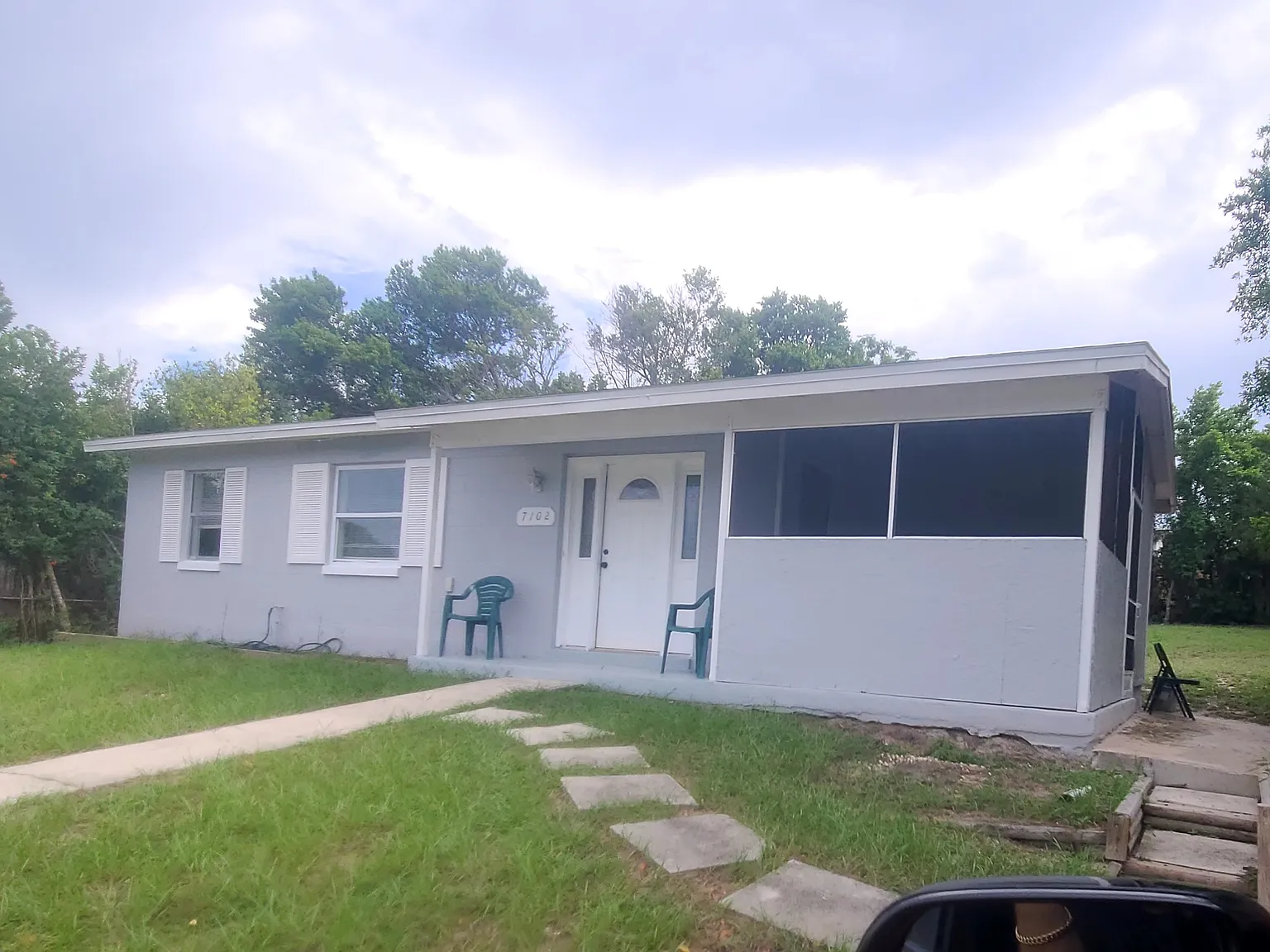 7102 Holiday Dr — Photo 2