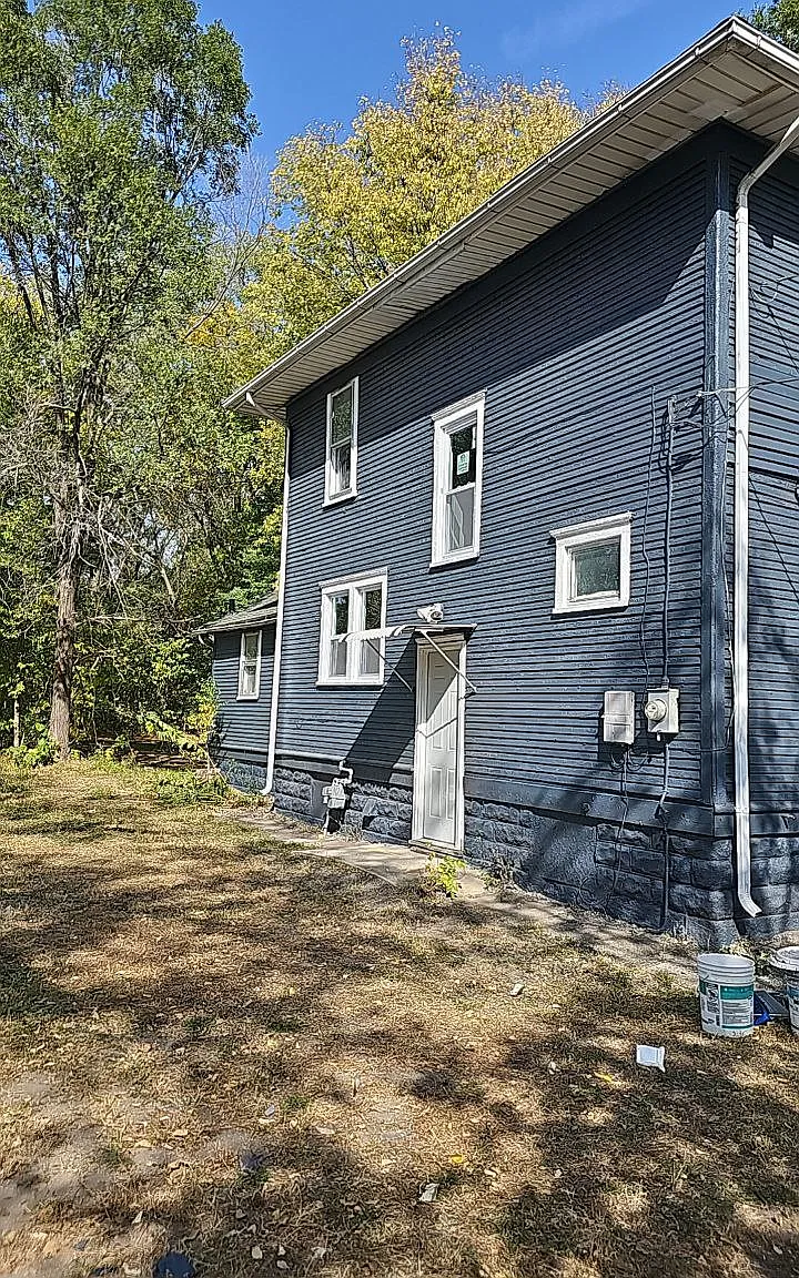 3 bed, 1.5 bath, 1440 sqft, $1,100 — Photo 2