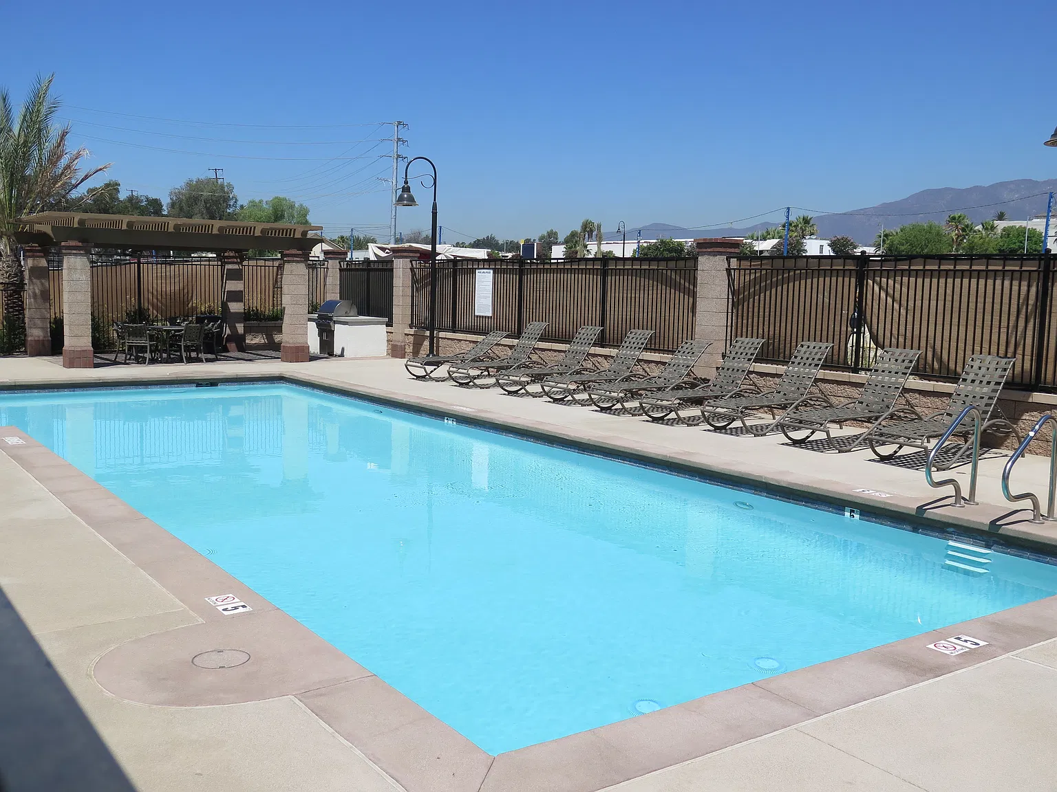 3 bed, 2.5 bath, 1497 sqft, $3,150 — Photo 2