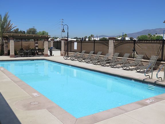 2nd image of 148 Royal Way