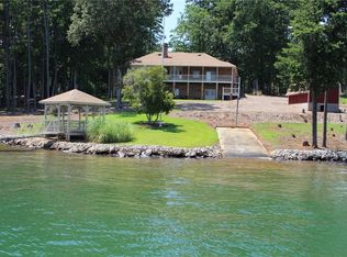 315 Lakeside Dr, Seneca, SC 29672
