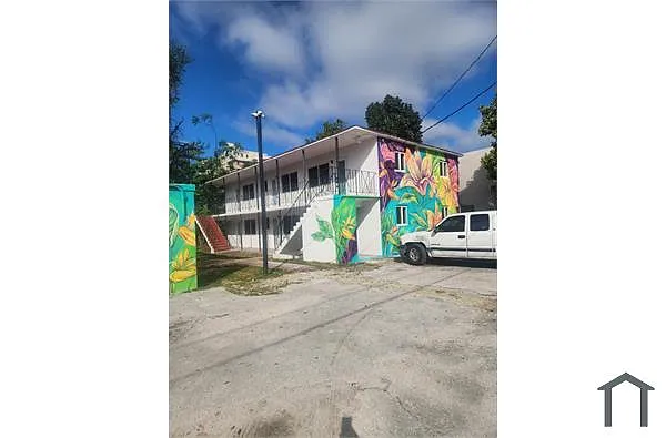 Building Photo - 1150 NW 1st Pl #4