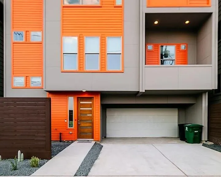 McKinney St — Photo 1