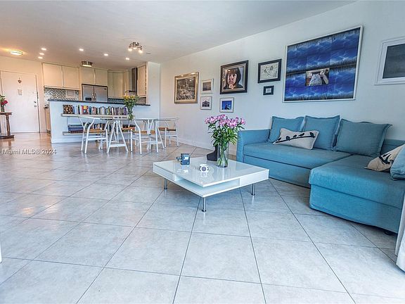 5th image of 110 S Shore Dr APT 6B
