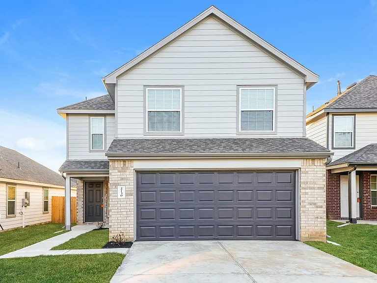 2130 Middle Ridge Dr — Photo 1