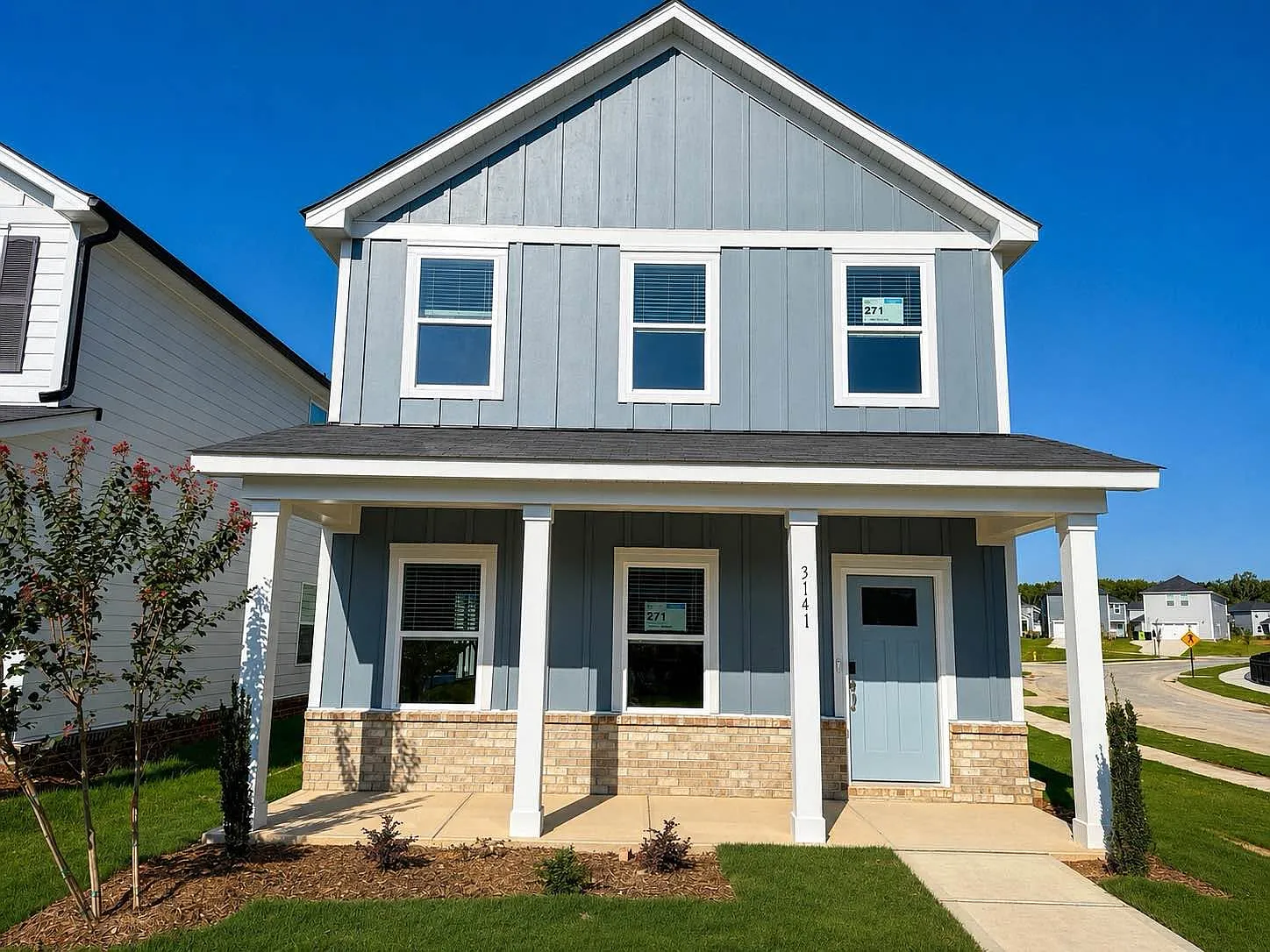 4 bed, 2.5 bath, 2200 sqft, $2,099 — Photo 1