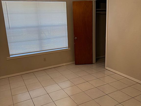 5th image of 1105 W Mahl St APT 2