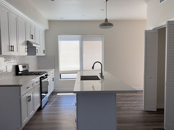 5th image of 546 N Lark Ellen Ave #5