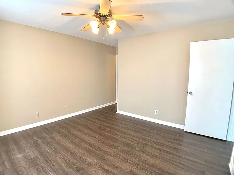 511 Mallory Dr — Photo 11