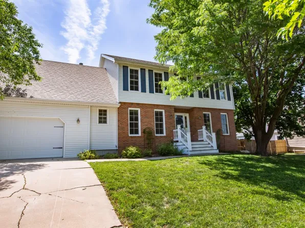 1715 Westbank Way, Manhattan, KS 66503